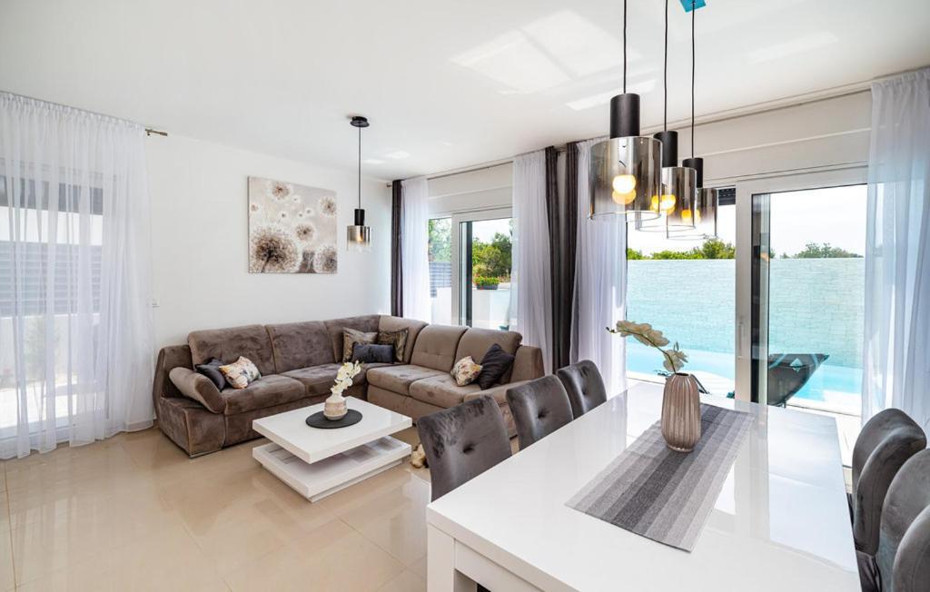 Villa Denis & Sabine Nin Luaran gambar